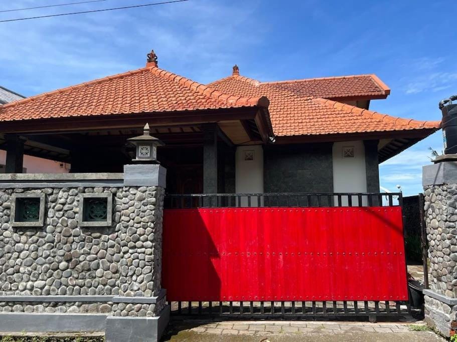 Ocean views, peaceful living House in Pekutatan