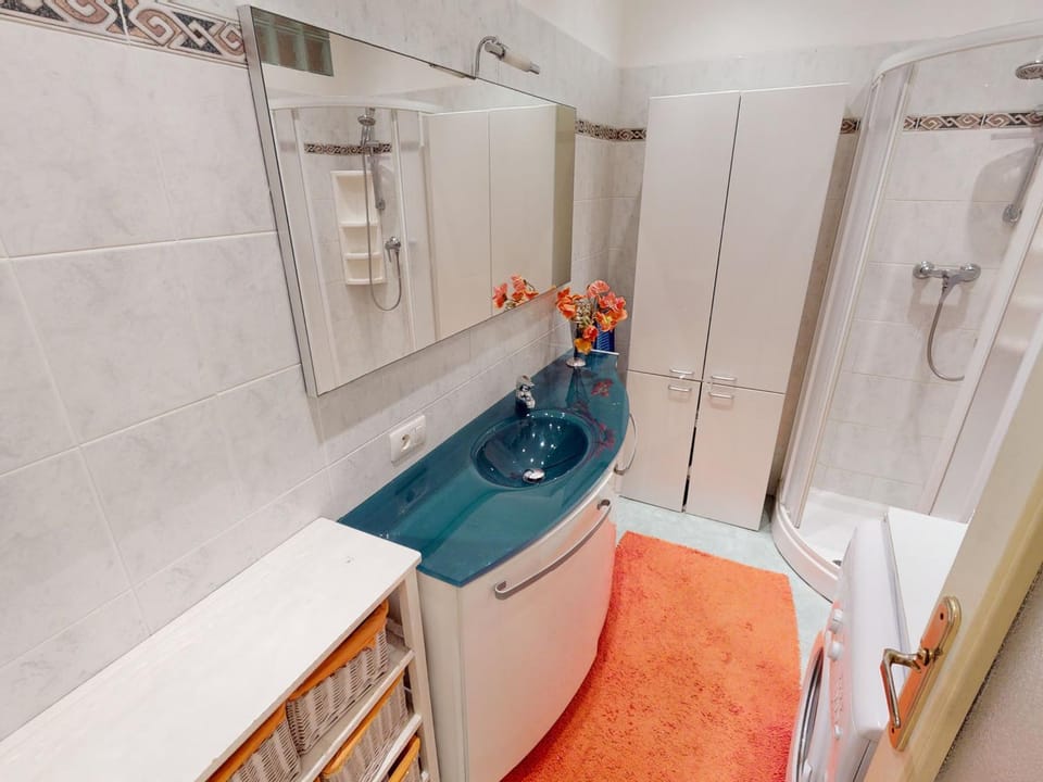 Agréable 2P moderne en centre-ville proche mer avec balcon - FR-1-196-333 Apartment in Menton