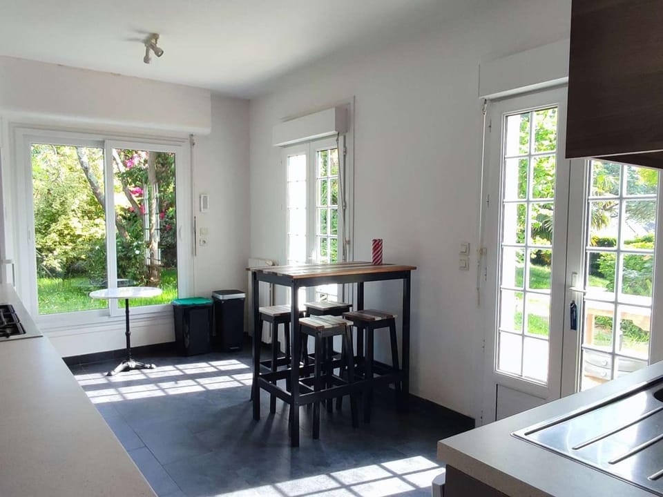 Grande Maison Familiale à Trégastel avec Jardin Clos, Terrasse et WIFI - FR-1-368-393 House in Trégastel