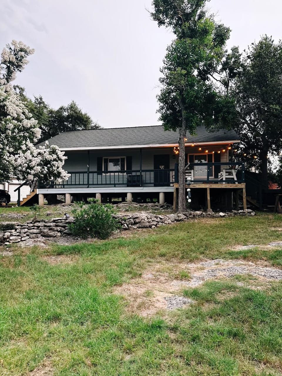 Lake View, Sleeps 8, HotTub, Firepit, Pet Friendly! House in Canyon Lake