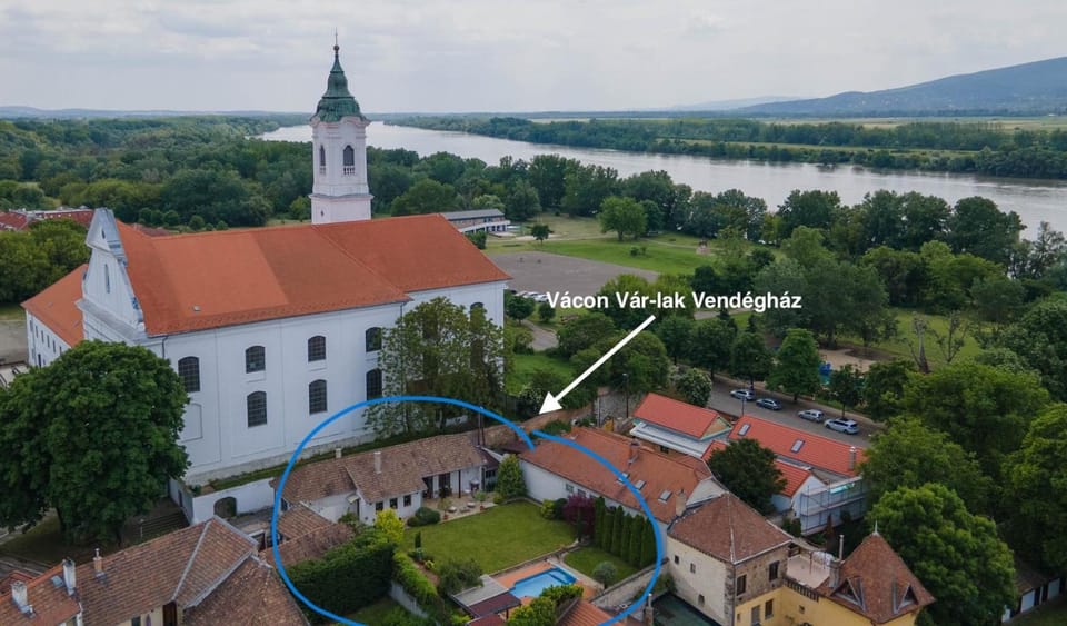 Bird's eye view, View (from property/room), Location