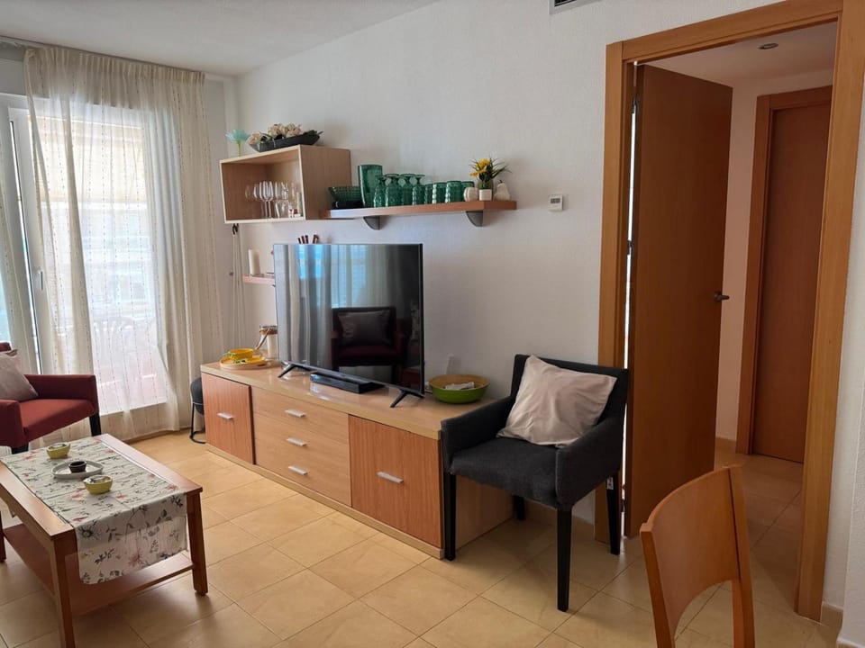 TV and multimedia, Living room, Seating area, Dining area, Evening entertainment