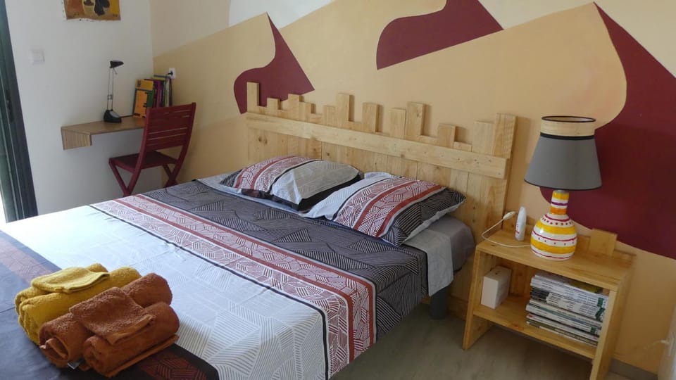 Bed, Photo of the whole room, Bedroom