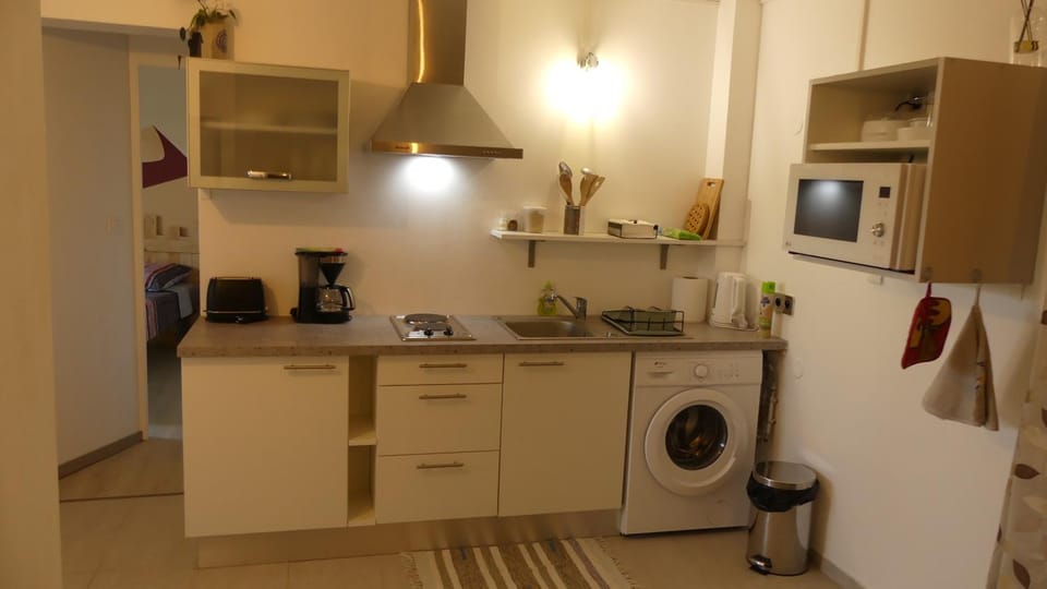 Kitchen or kitchenette, pet friendly, toaster, washing machine