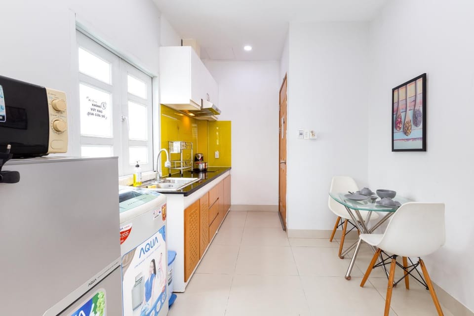 Kitchen or kitchenette, Dining area, stove, kitchen