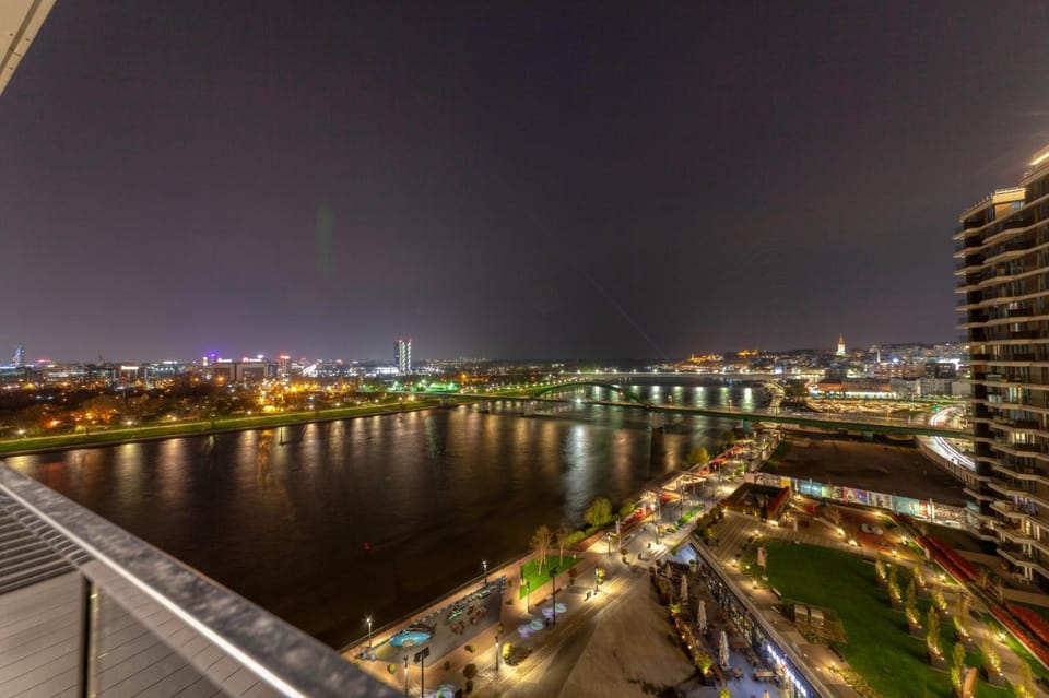 Queen BW Apartment in Belgrade