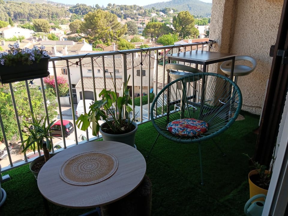 View (from property/room), Balcony/Terrace, Dining area