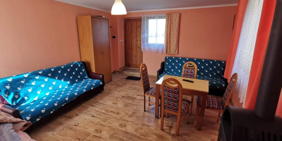 Bed, Living room, Photo of the whole room, Seating area, Bedroom