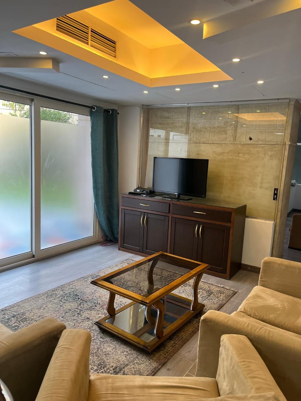 TV and multimedia, Living room, Seating area, air conditioner