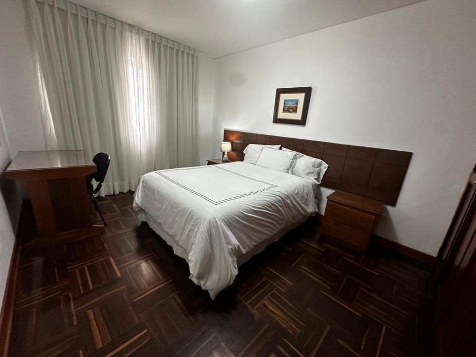 Bed, Photo of the whole room, Seating area, Bedroom