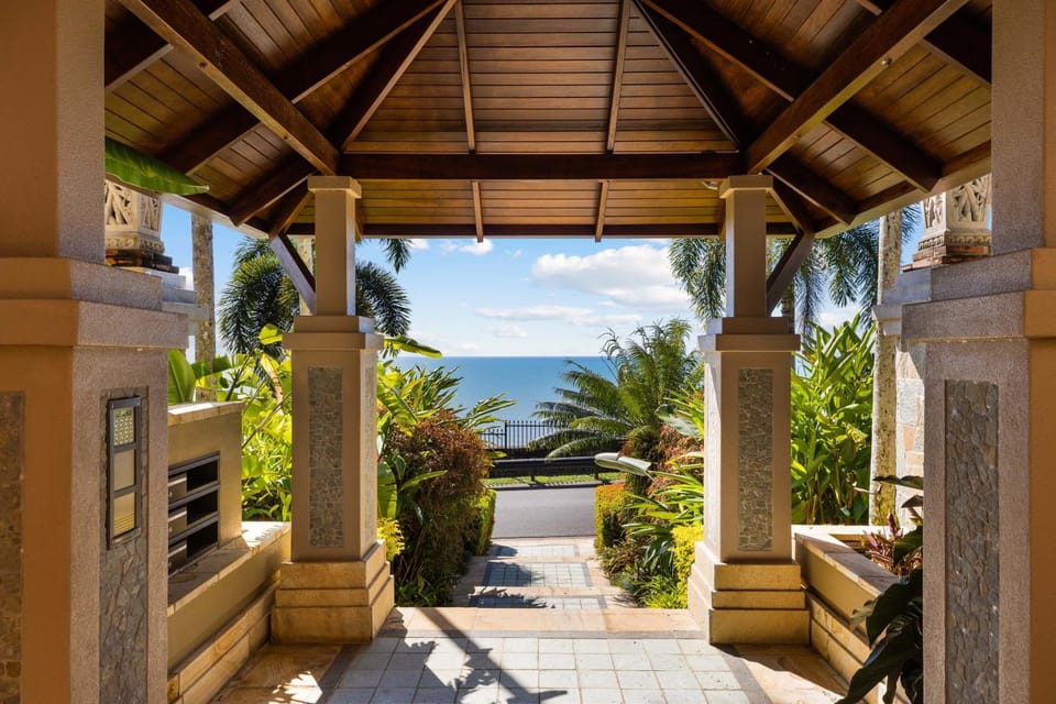 The Sub Penthouse at Santai Apartment in Palm Cove