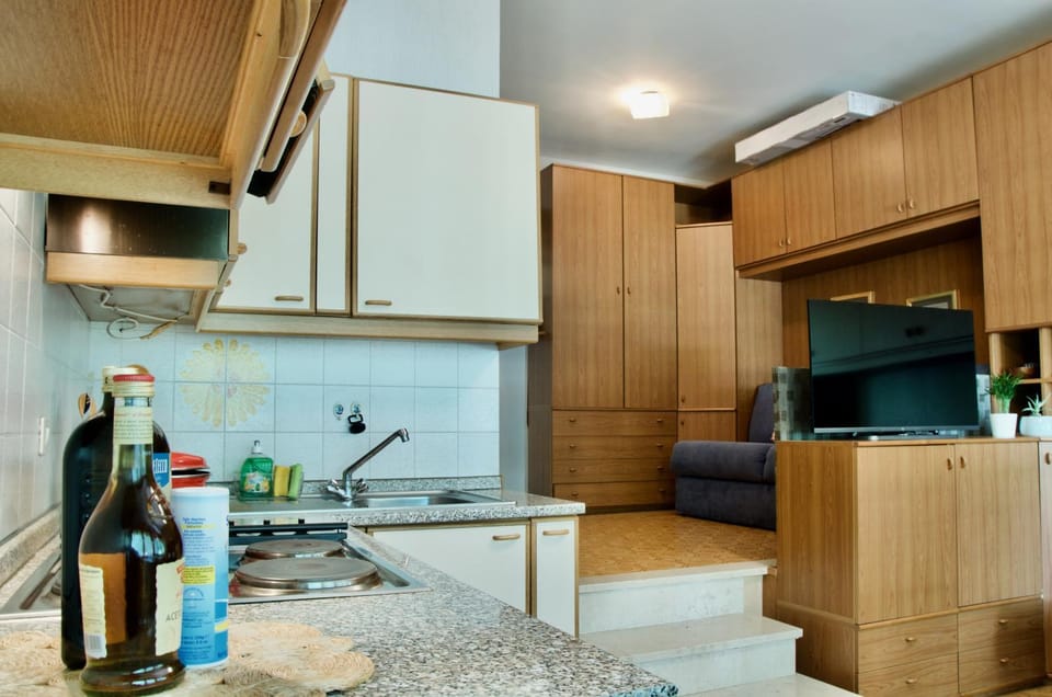 Kitchen or kitchenette, Living room