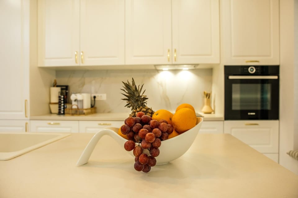 Kitchen or kitchenette, Food and drinks, Food, stove