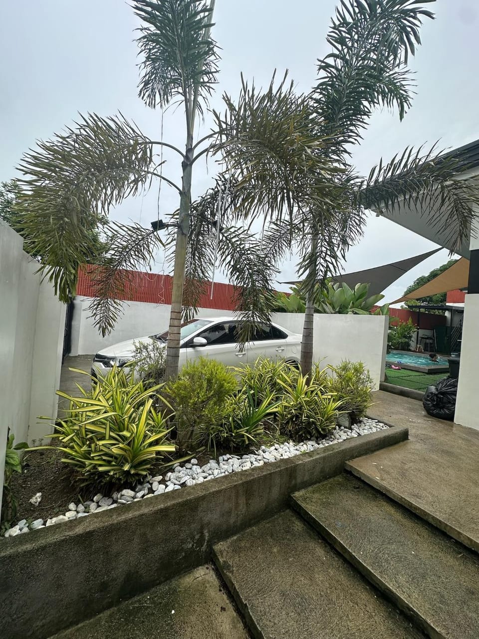 Day, Garden