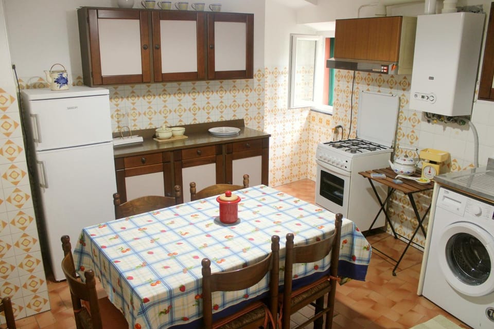Kitchen or kitchenette, Living room, Dining area, oven, stove, washing machine