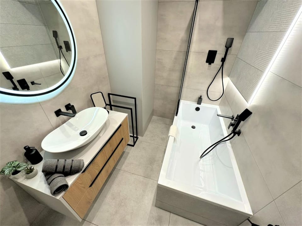 Shower, Toilet, Bathroom, Bath