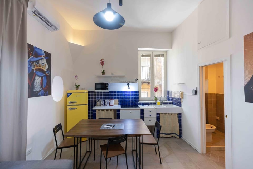 Kitchen or kitchenette, Living room, Dining area, minibar, pet friendly, stove