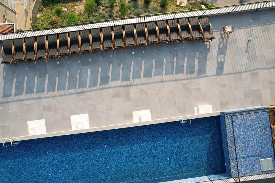 Balcony/Terrace, Swimming pool