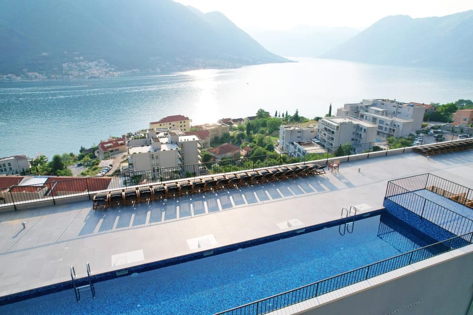 Balcony/Terrace, Swimming pool