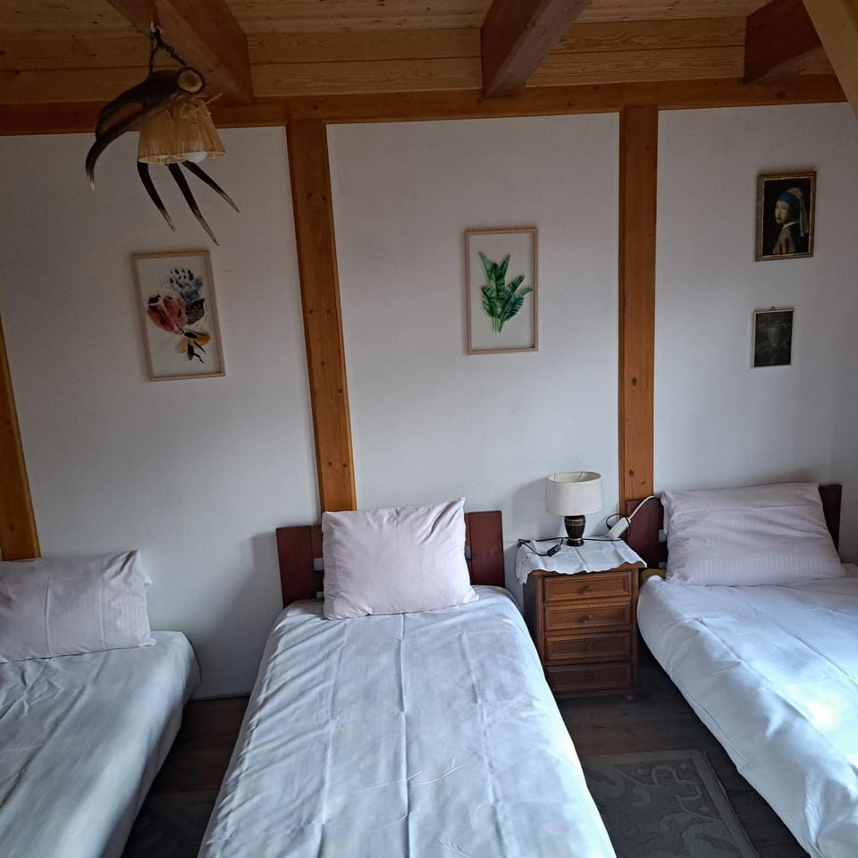Dom myśliwski- główny Bed and Breakfast in Poland