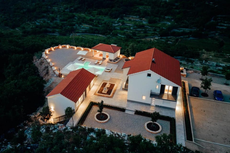Vila Agape with a pool, football and tennis court Villa in Split-Dalmatia County