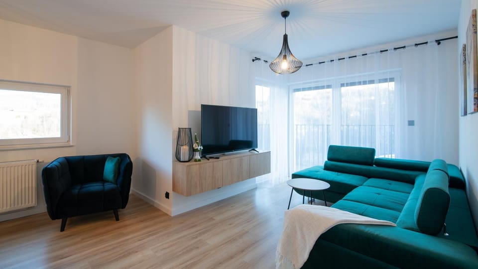 Communal lounge/ TV room, TV and multimedia, Living room, Seating area
