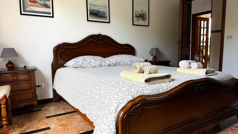 Bed, View (from property/room), Bedroom