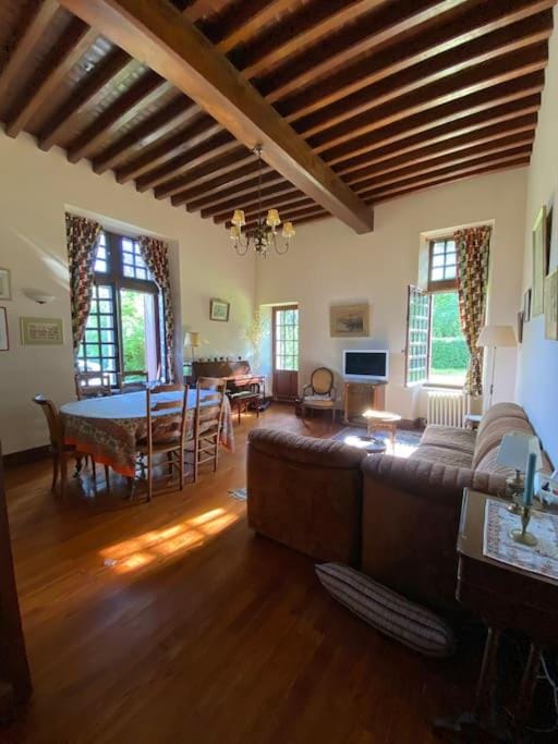 TV and multimedia, Living room, Dining area