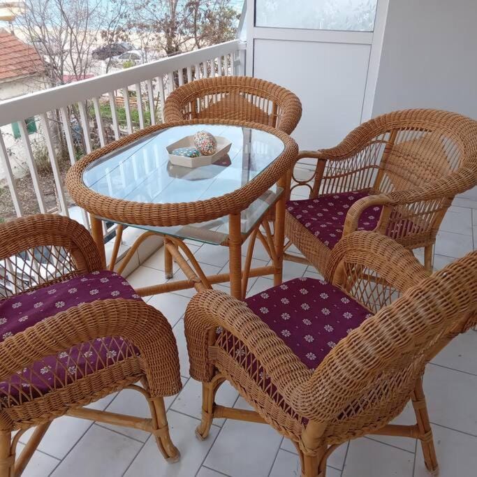 Cozy apartment 10 m from the sea Kalikratia Halkidiki Apartment in Halkidiki