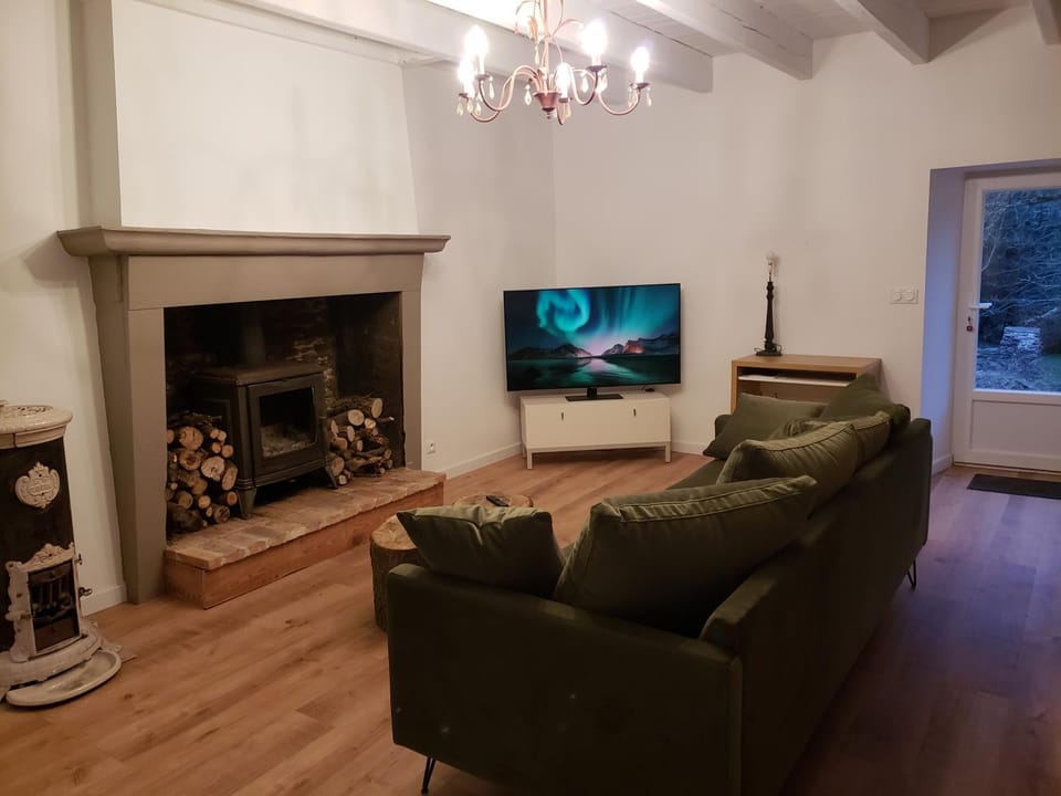 Communal lounge/ TV room