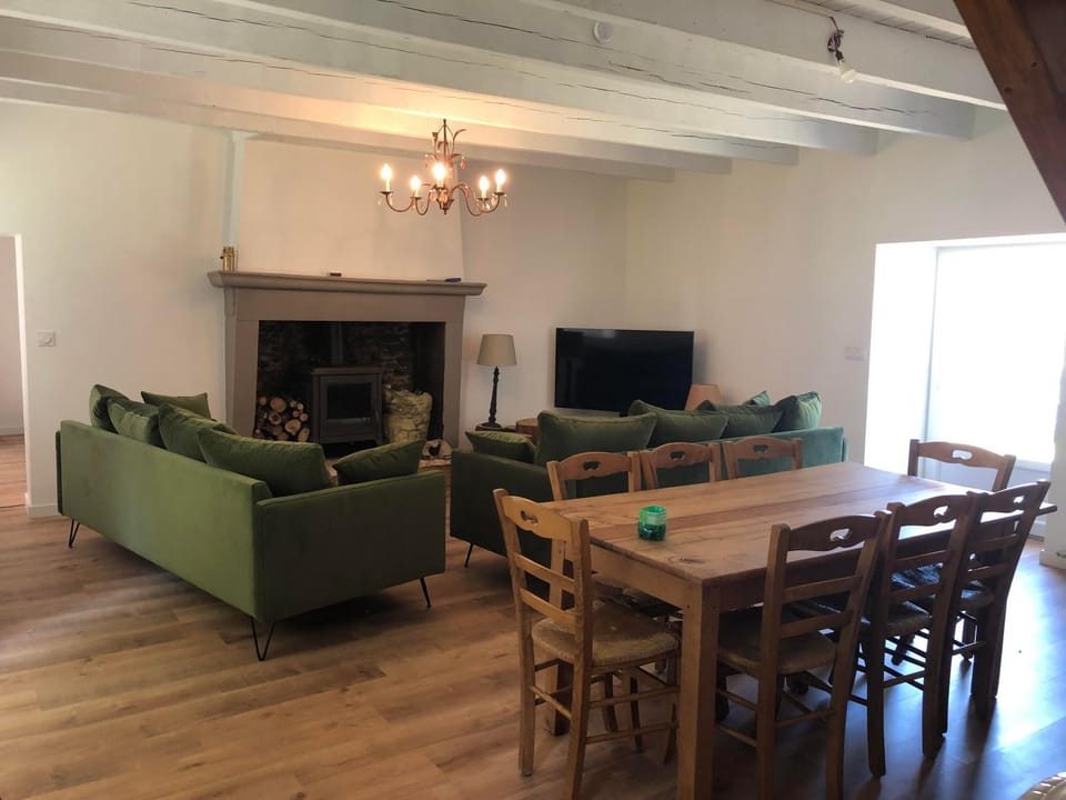 Communal lounge/ TV room