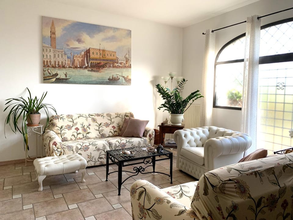 Communal lounge/ TV room, Living room, Internal: Not applicable to any particular room