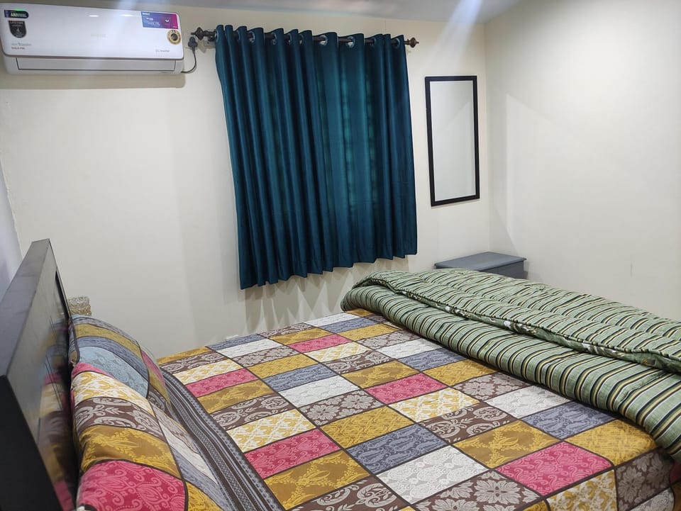 Bedroom, air conditioner