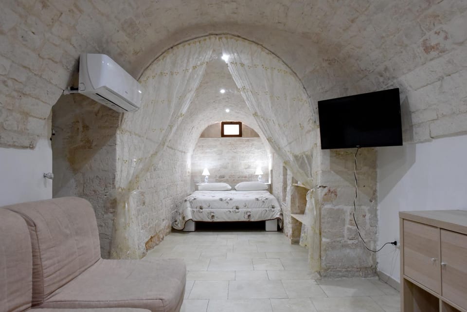 Agape fra i Trulli Dimora Ciclamino Bed and Breakfast in Province of Taranto