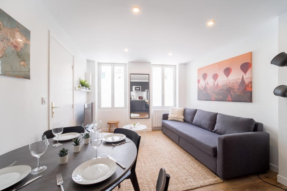 Living room, Dining area