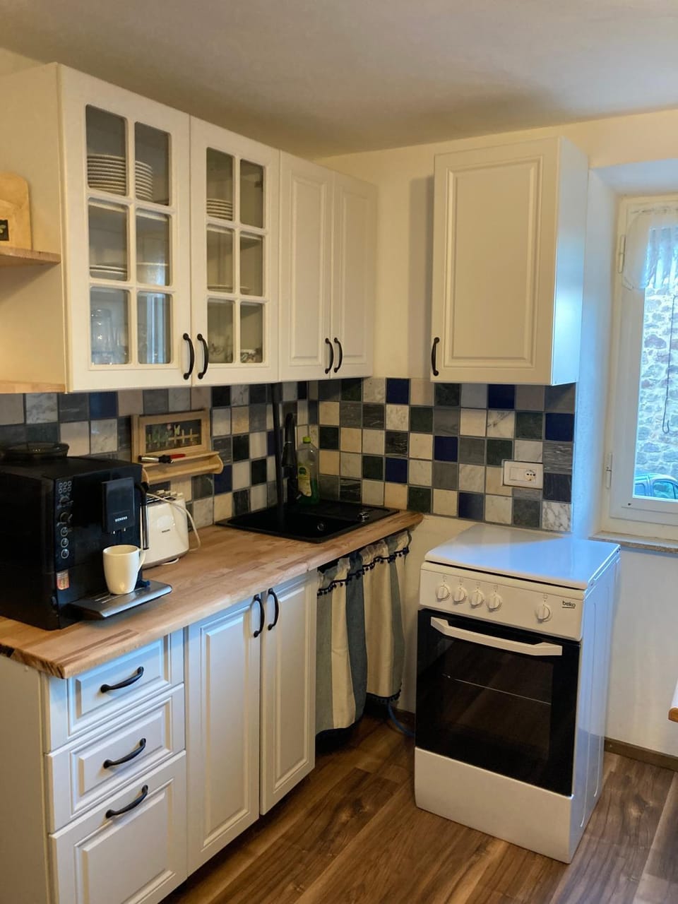 Kitchen or kitchenette, Living room