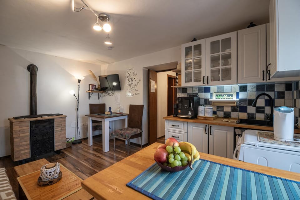Property building, Kitchen or kitchenette, Living room
