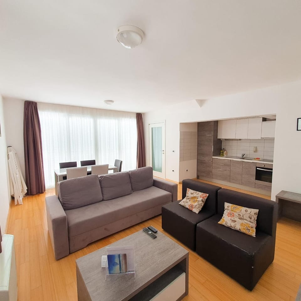 Kitchen or kitchenette, Living room, Seating area