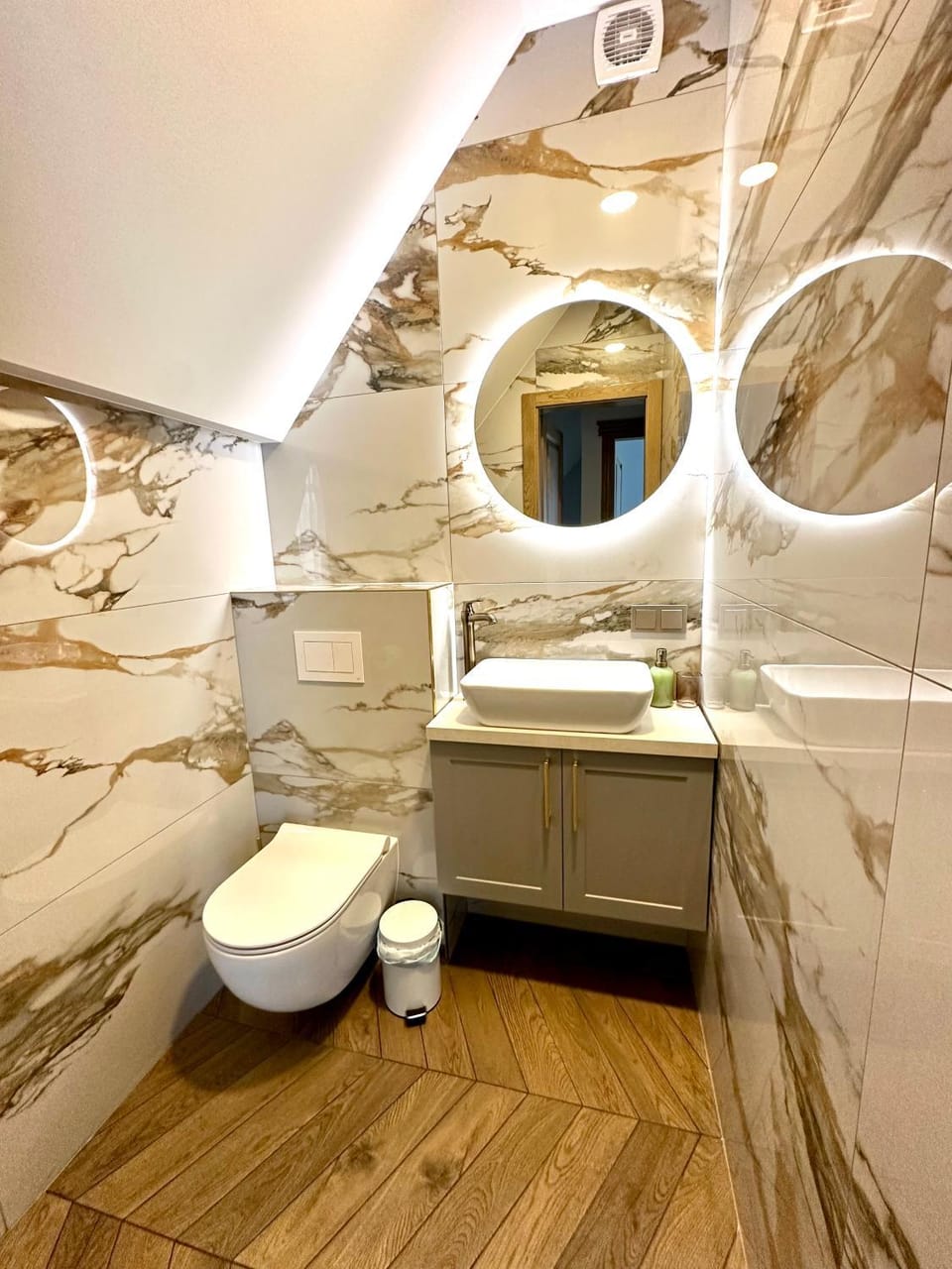 Toilet, Bathroom