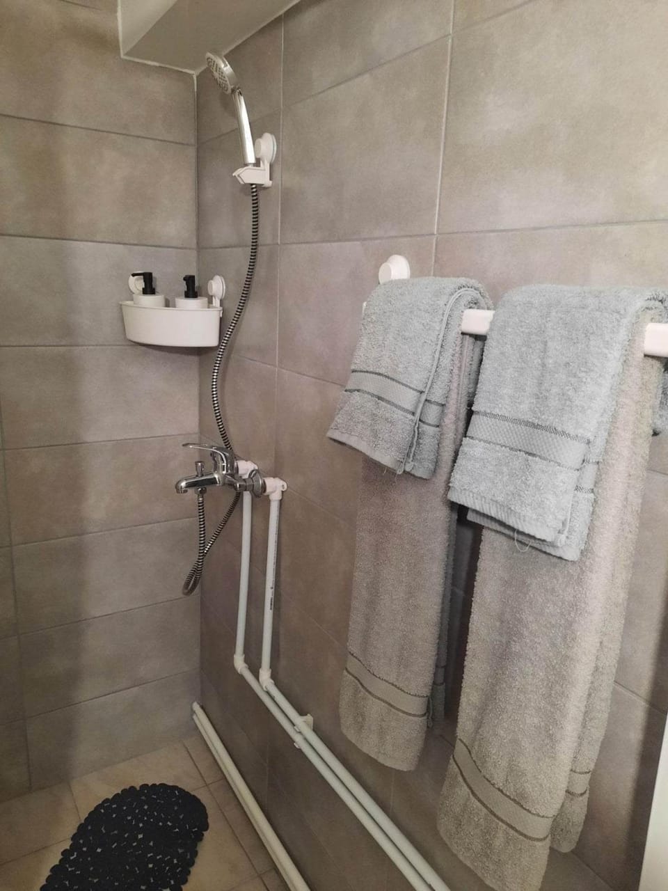 Shower, Bathroom, towels