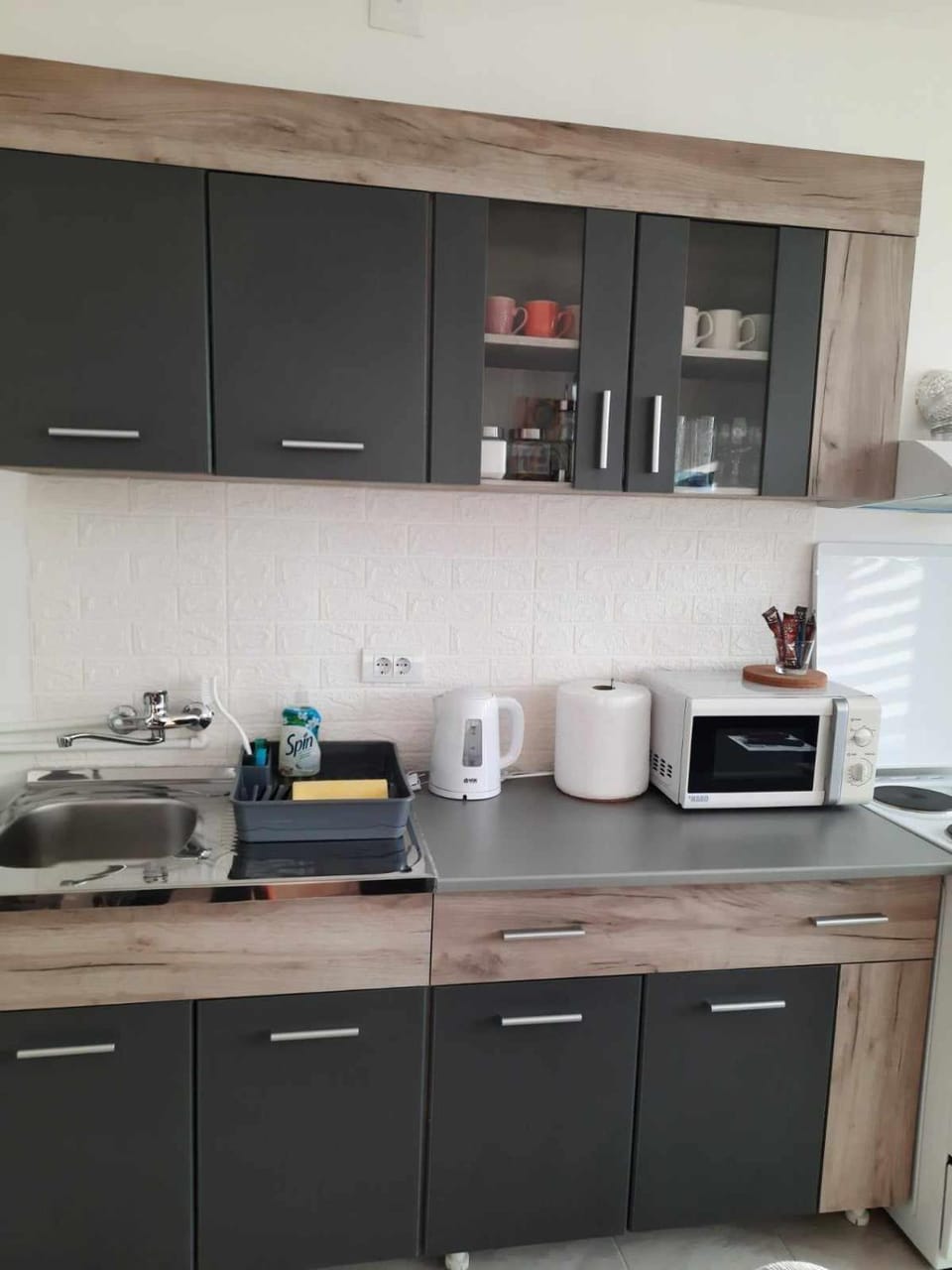 Kitchen or kitchenette, minibar, toaster