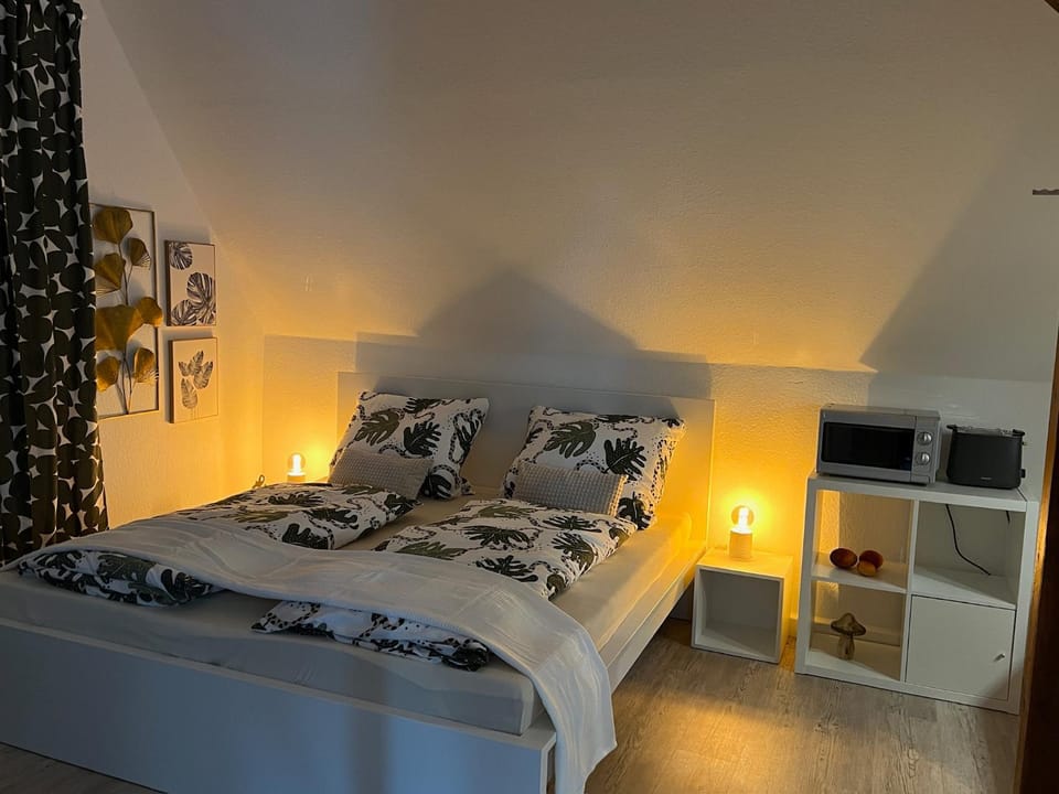 Bed, Bedroom