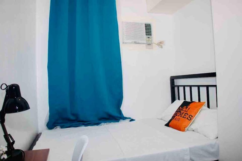 Fabulous Lakeshore House Fully Airconditioned Hi-speed WiFi 300 Mbps Villa in Calabarzon