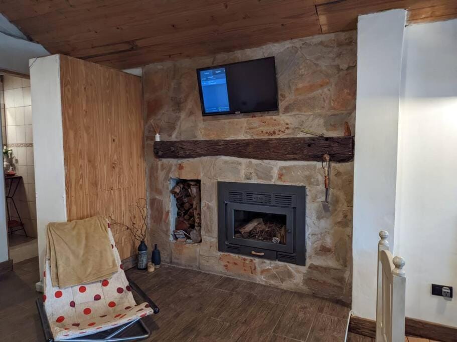 TV and multimedia, Living room, Seating area, flat iron