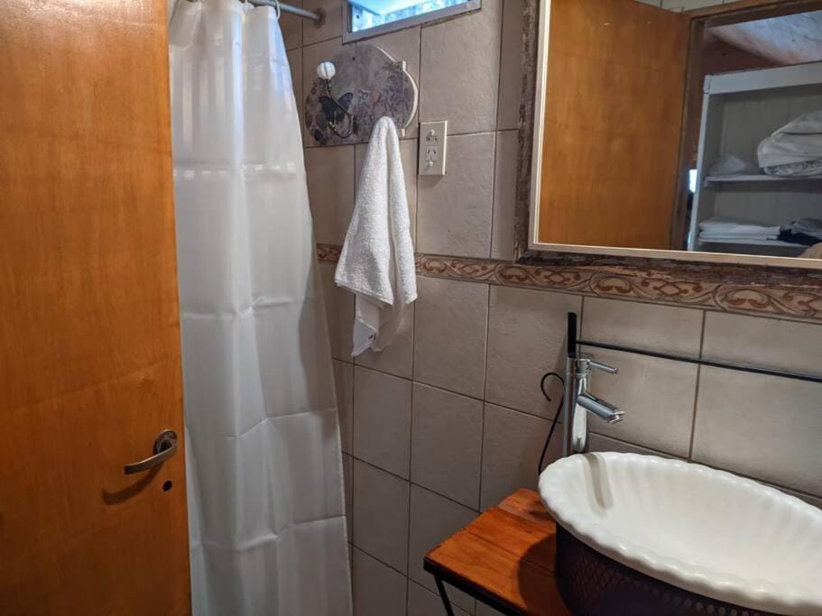 Shower, Bathroom, towels