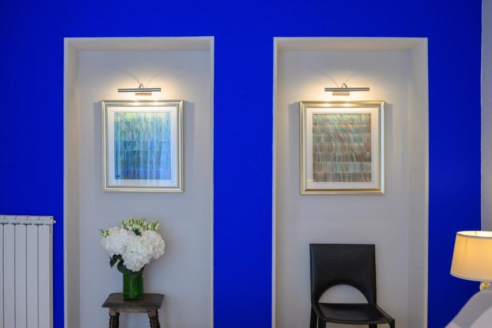 Living room, Decorative detail, internet