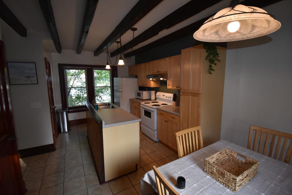 Kitchen or kitchenette, kitchen