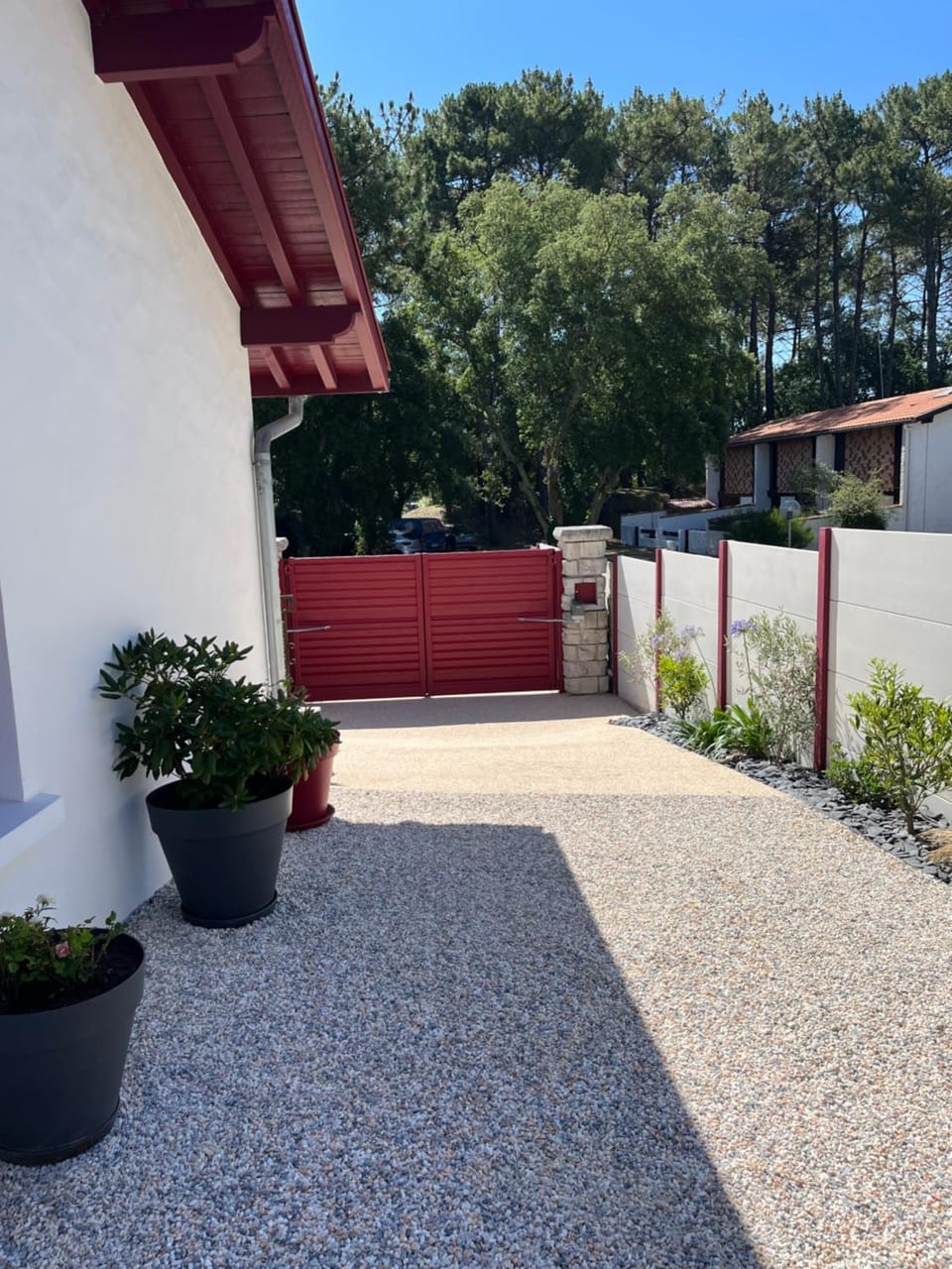 Facade/entrance, Garden view
