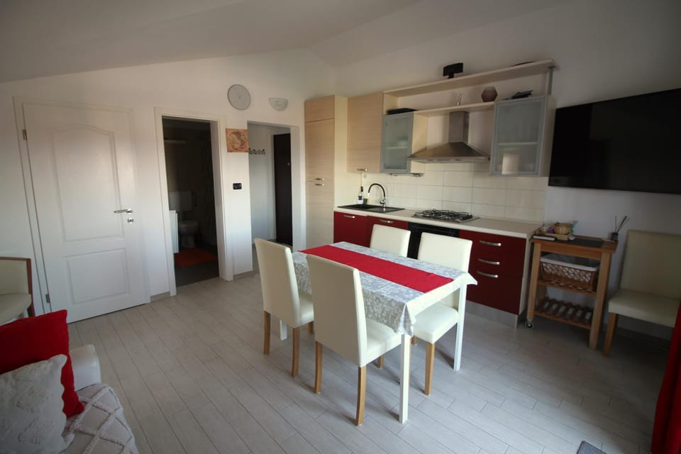 Kitchen or kitchenette, Living room, Dining area