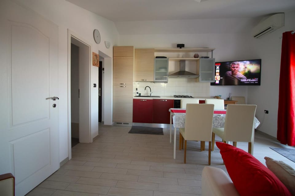 Kitchen or kitchenette, Living room, Dining area